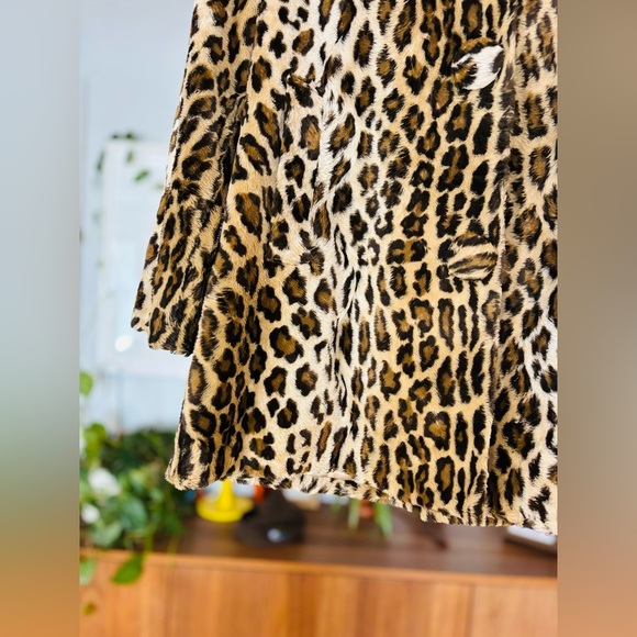 Graham & Spencer Leopard Velvet Coat | Silk Lined | Made in USA | LIKE NEW - Picture 3 of 16